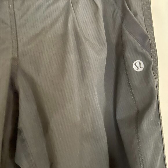 Lululemon Low‑Rise Athletic Pants – XS Fit, Zipper Leg Ends, Elastic Waist - Picture 4 of 11